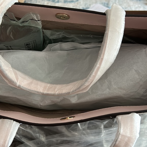 Michael Kors Blush Large Tote - Picture 2 of 4